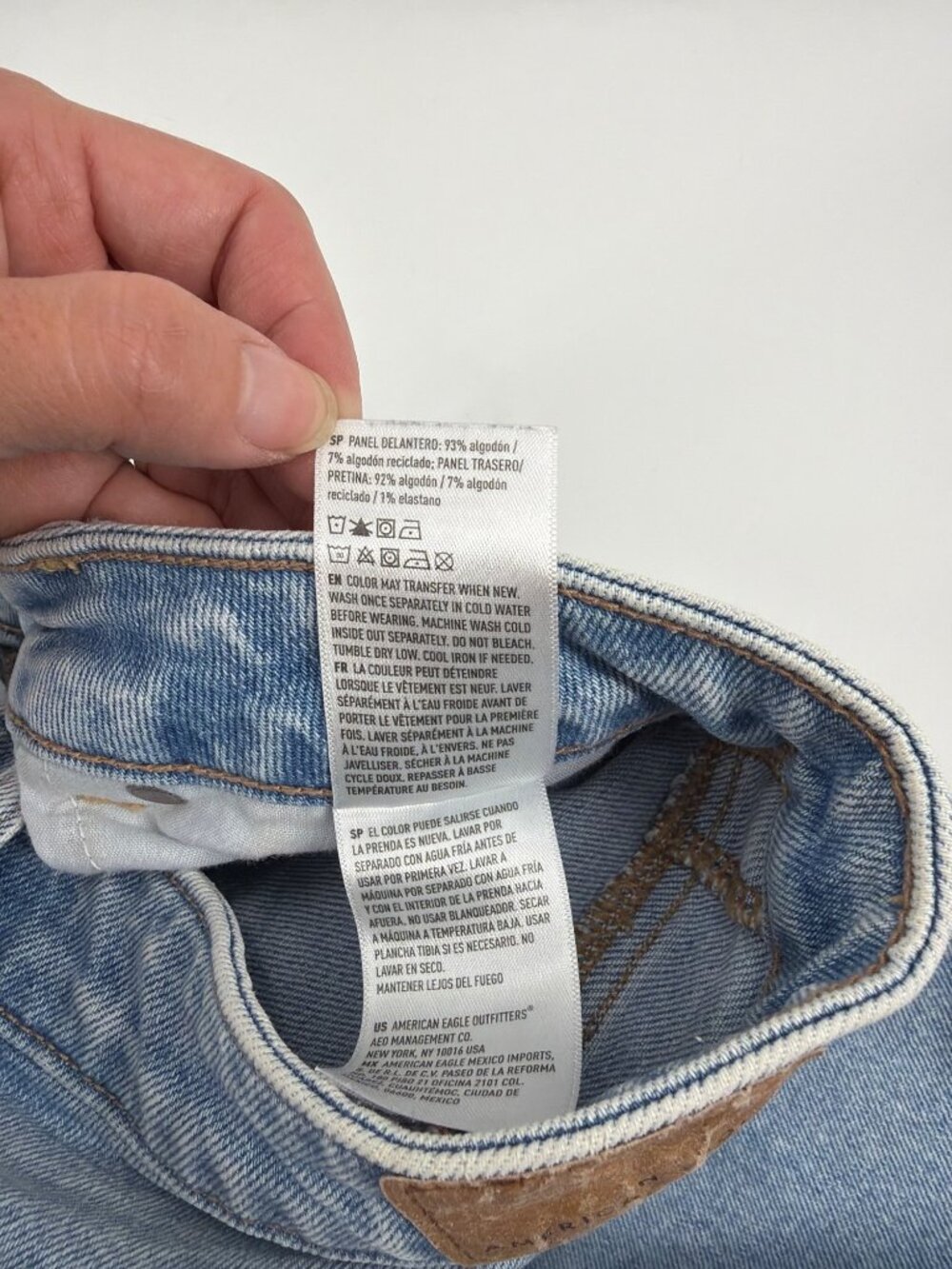 American Eagle Womens Mom Jeans Size 4 Light Wash High Rise Straight Fit Coastal - Picture 5 of 10